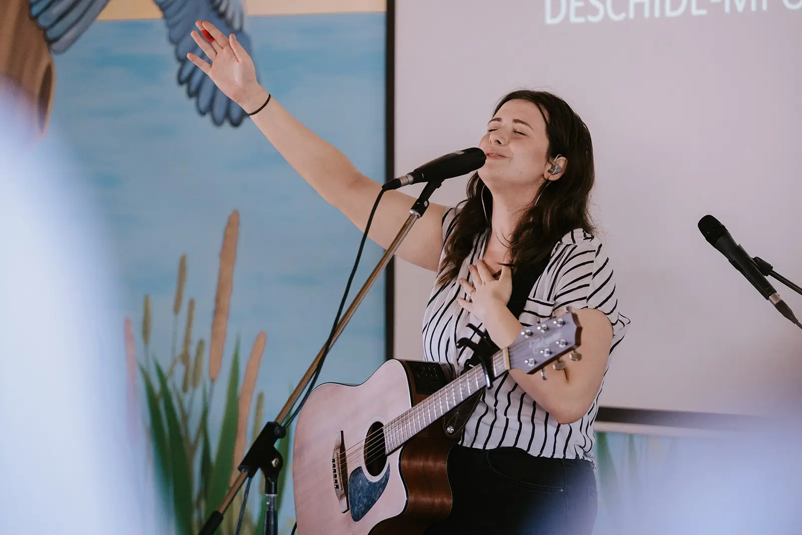 Laudă și închinare